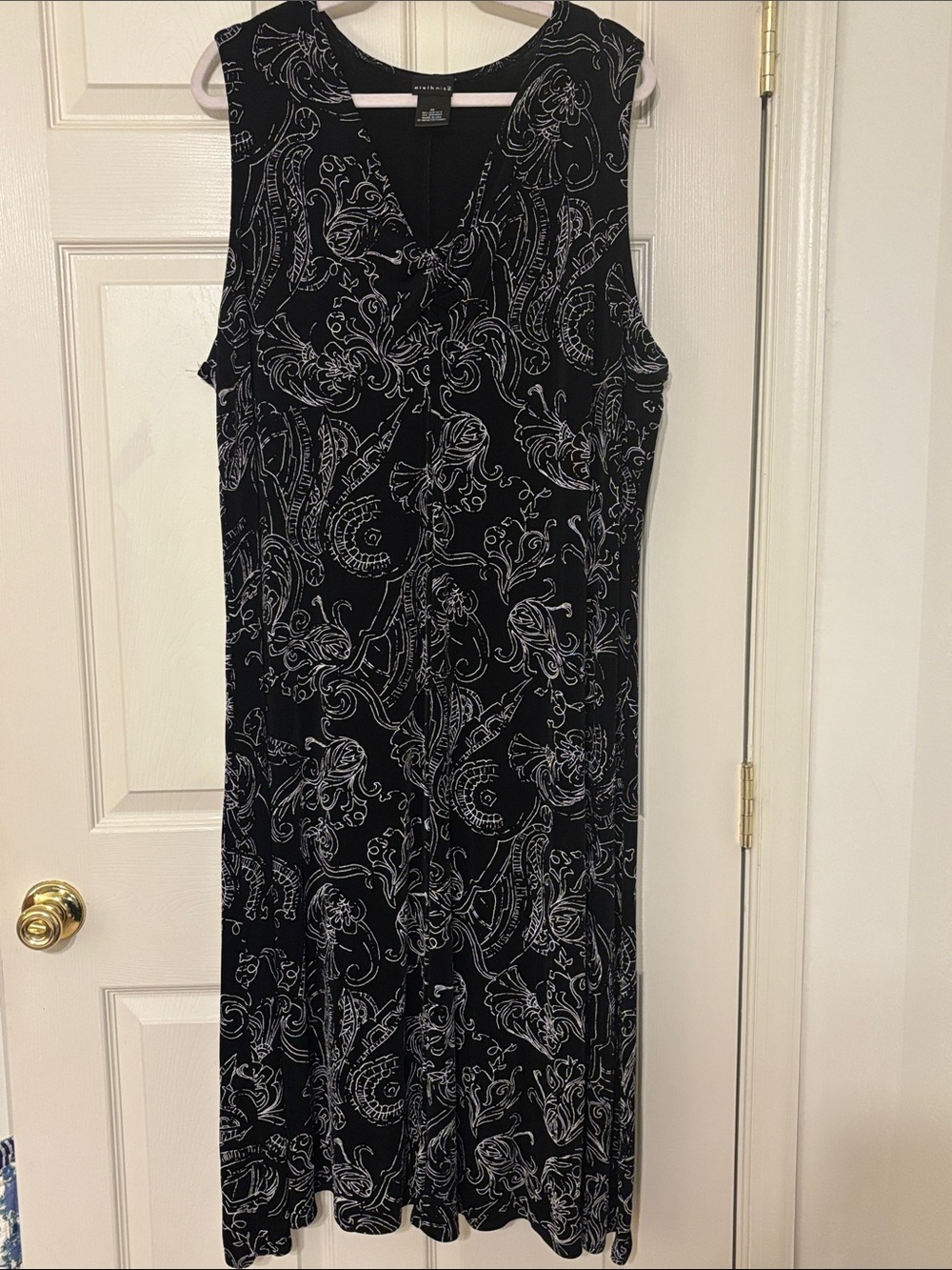 Citiknits Sleeveless Black Maxi Dress with White Paisley Print